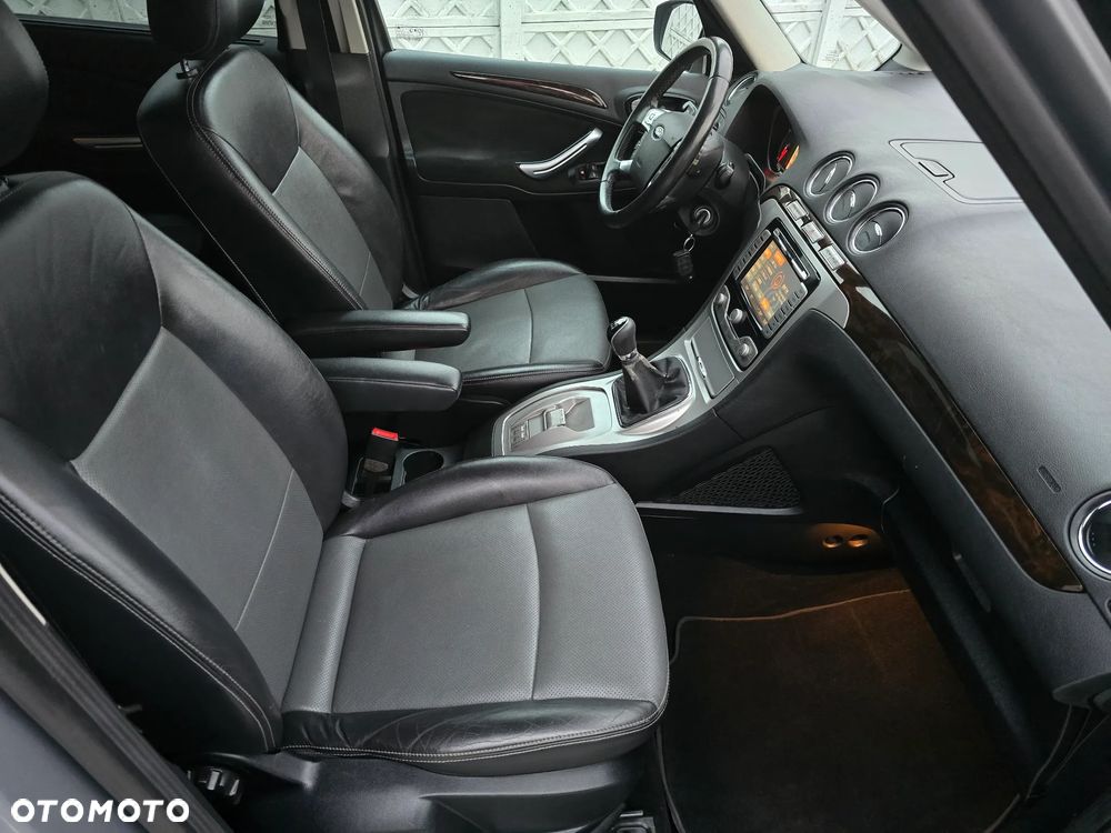 Ford Galaxy 2.0 Ghia - 13