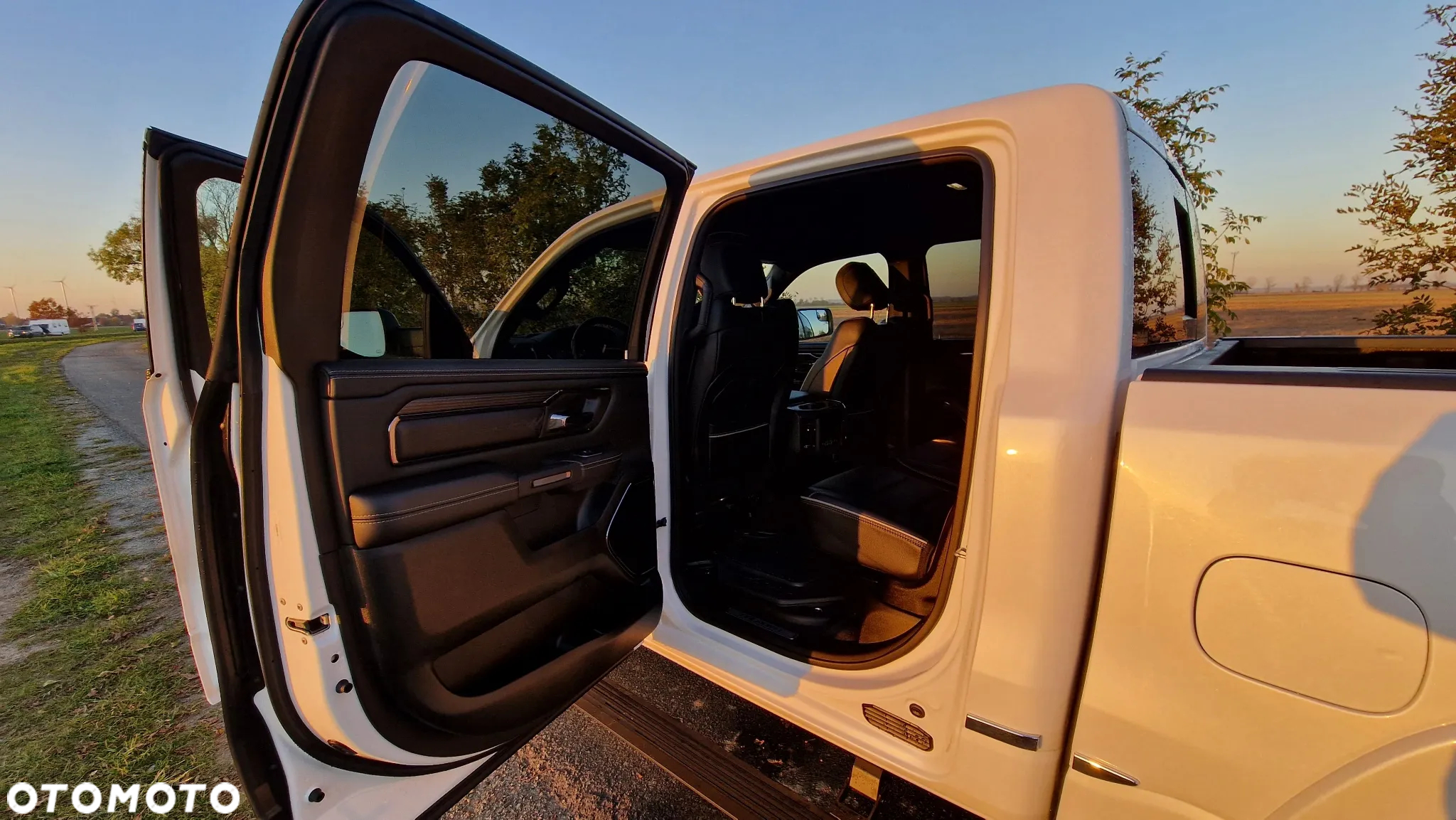 RAM 1500 Crew Cab Shortbed Limited - 12