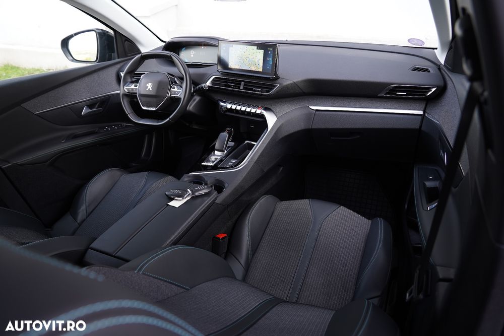 Peugeot 3008 Plug-In Hybrid 225 e-EAT8 Allure Pack - 11