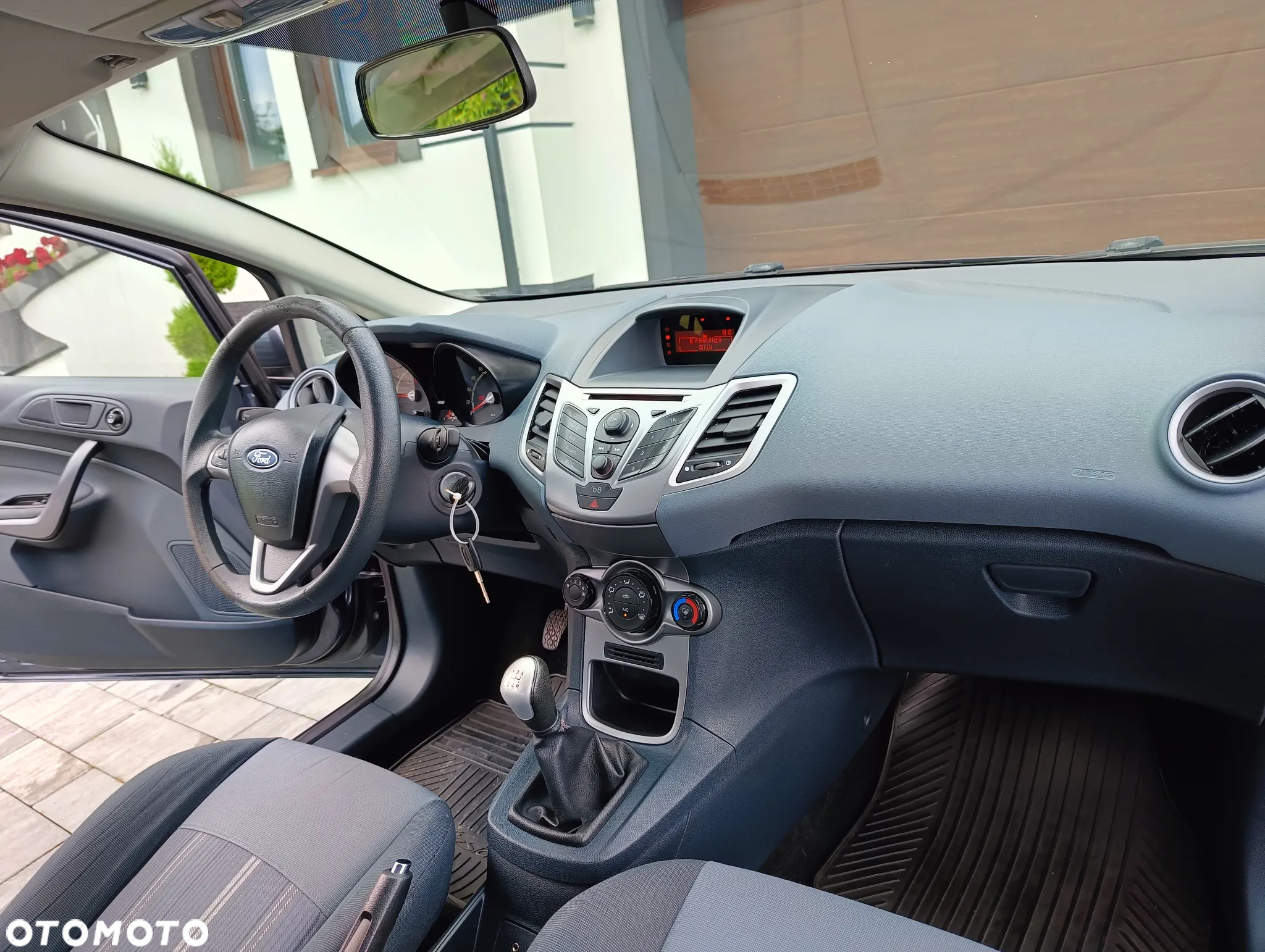 Ford Fiesta 1.25 Ambiente - 30