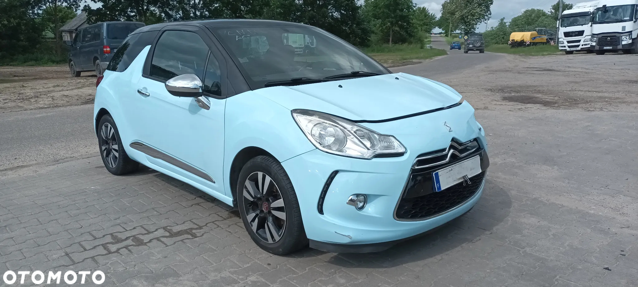 Citroën DS3 1.6 HDi SoChic - 3