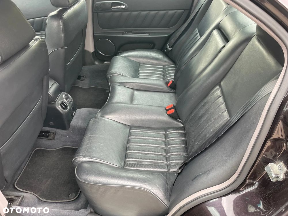 Alfa Romeo 166 2.4 JTD Distinctive - 13