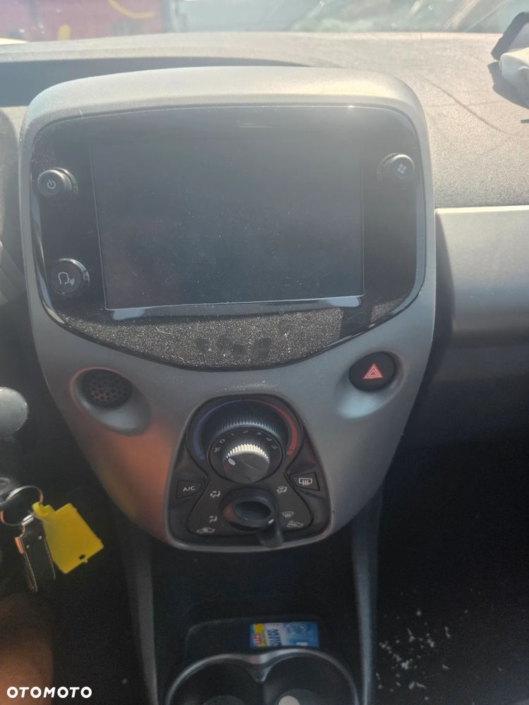 Toyota Aygo x-play - 14