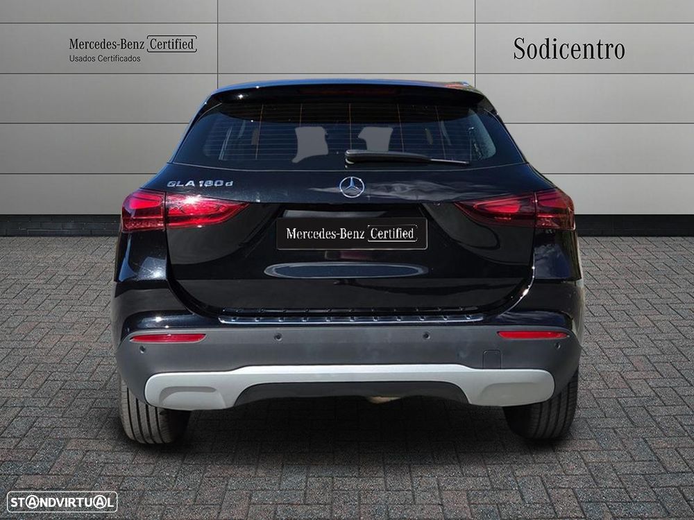 Mercedes-Benz GLA 180 d - 9
