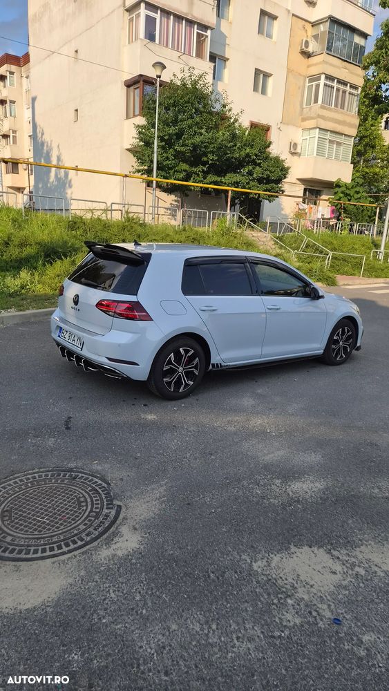 Volkswagen Golf - 3