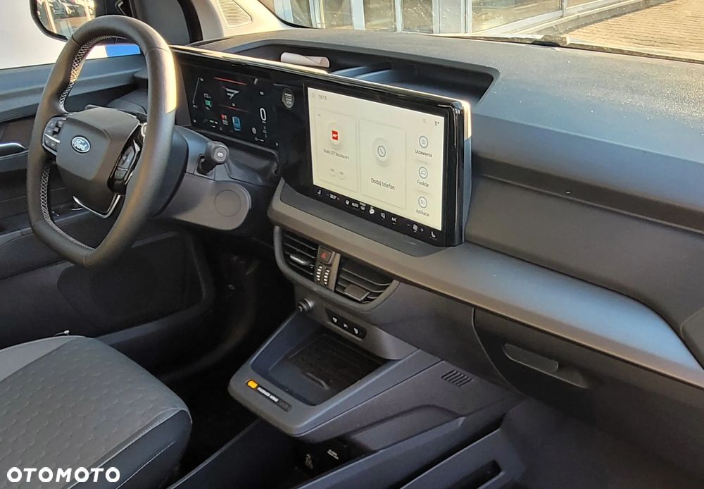 Ford Transit Courier - 12