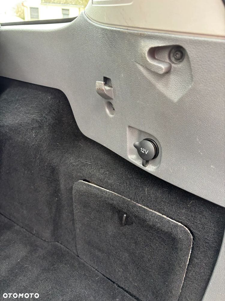 Ford Focus 1.8 Sport - 23