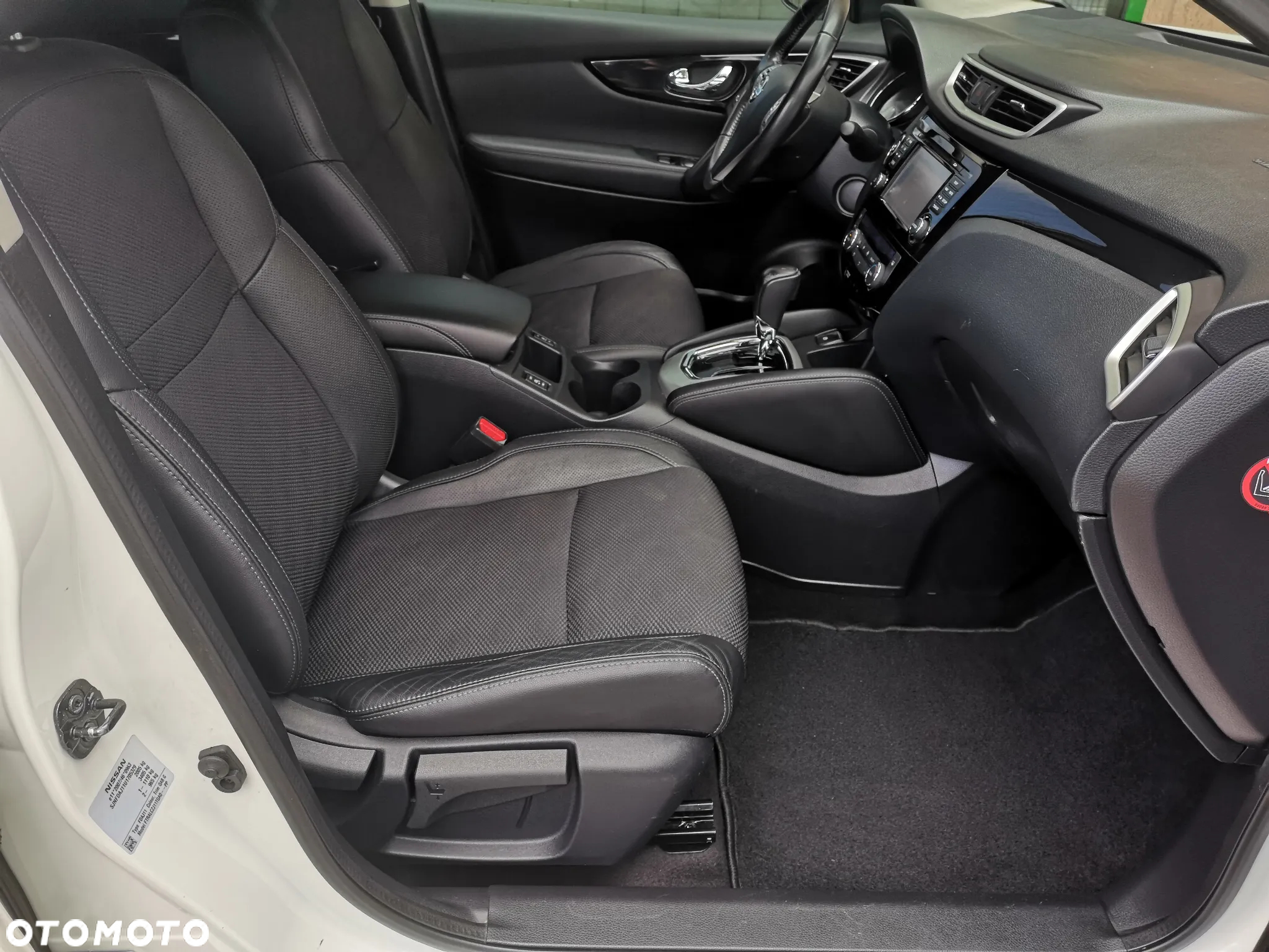 Nissan Qashqai 1.6 DCi Tekna Xtronic - 23
