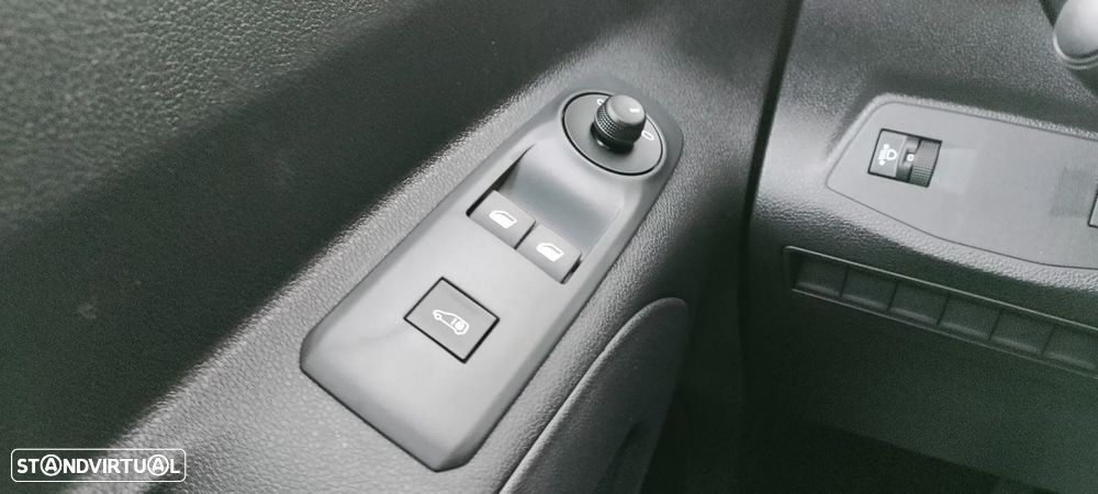 Opel Combo Cargo L1 1.5D - 10