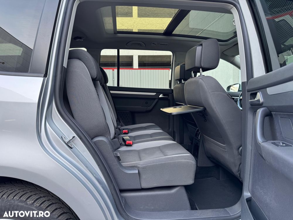 Volkswagen Touran - 8