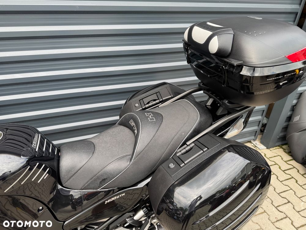 Kawasaki GTR - 12