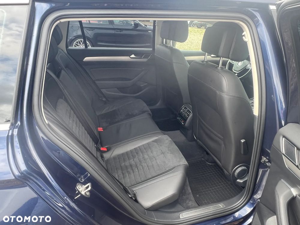 Volkswagen Passat Variant 2.0 TDI SCR DSG BlueMotion Highline - 23