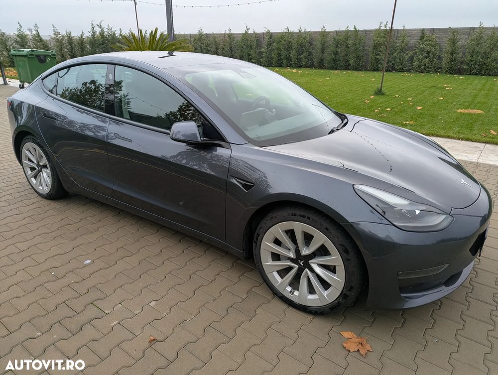 Tesla Model 3 - 6