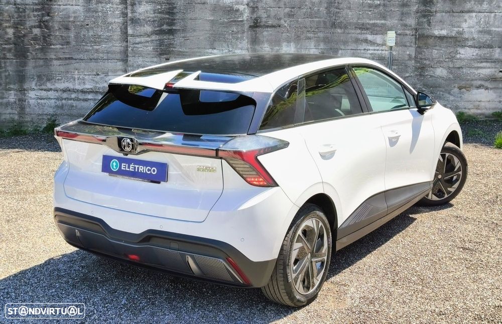 MG MG4 64 kWh Luxury - 16