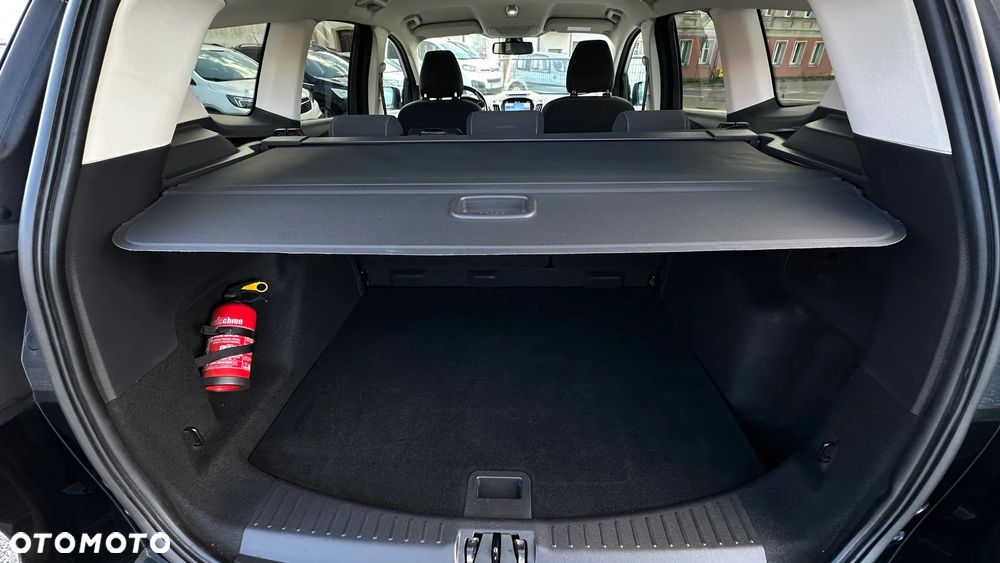 Ford Kuga - 12