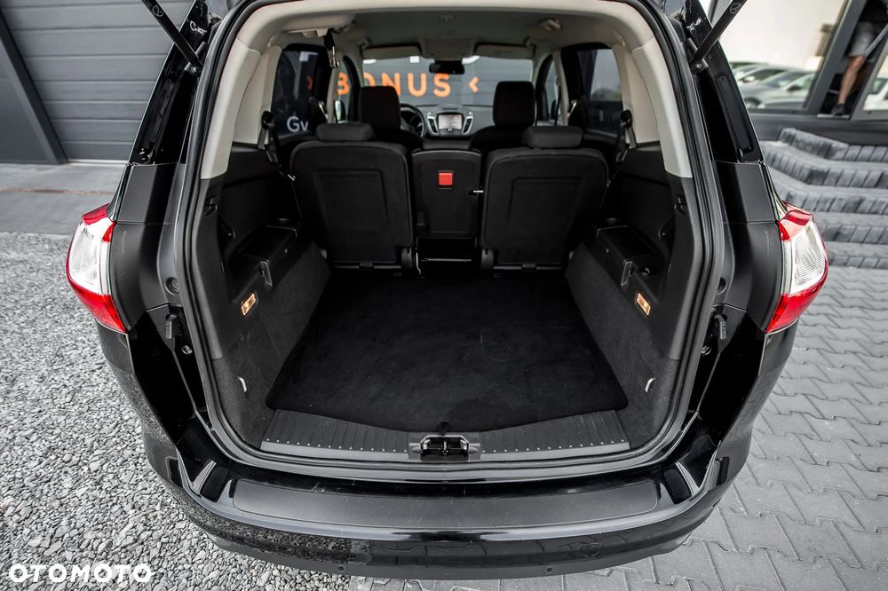 Ford Grand C-MAX - 31