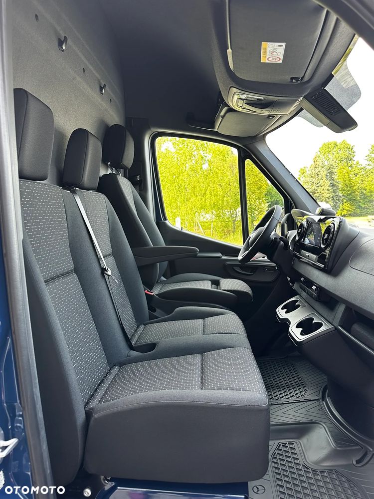 Mercedes-Benz Sprinter - 28