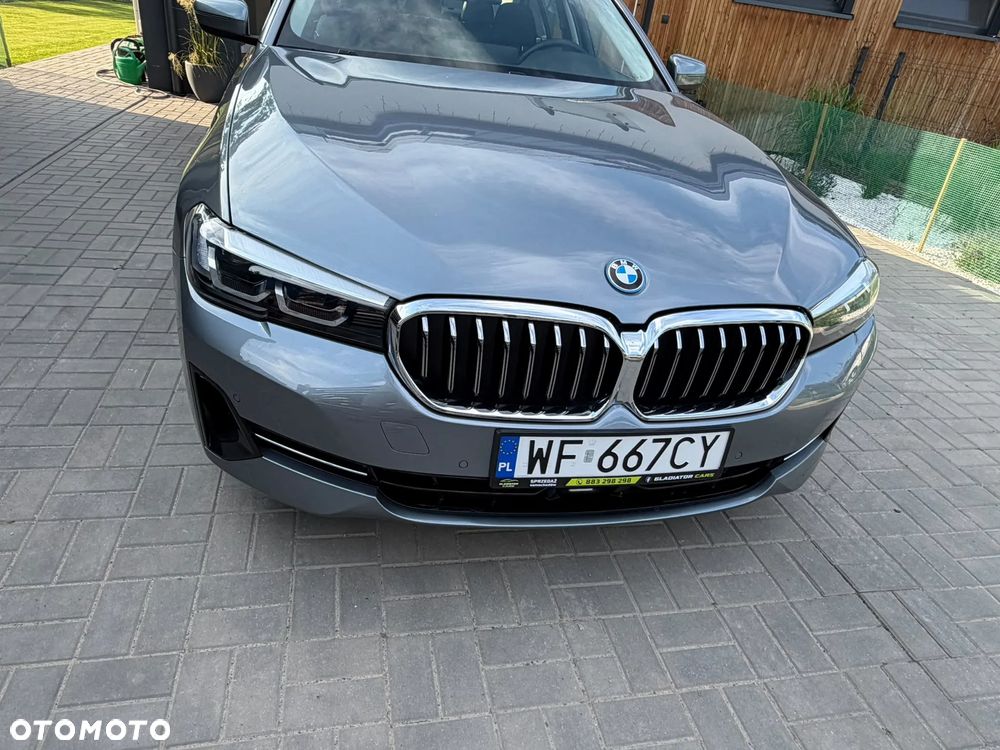 BMW Seria 5 2022 photo 2