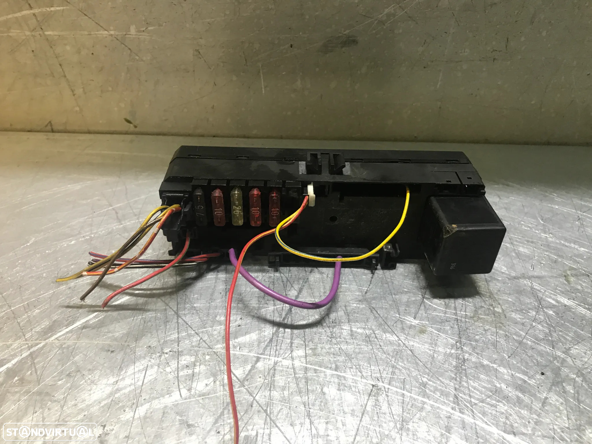 CAIXA DE FUSIVEIS MERCEDES W202 C200 C220 A0005400172 - 3