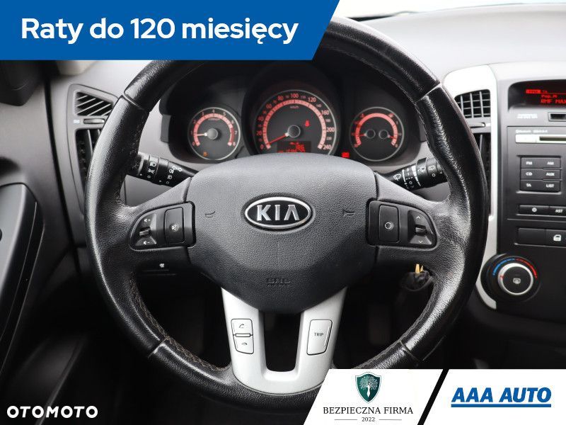 Kia Ceed - 16