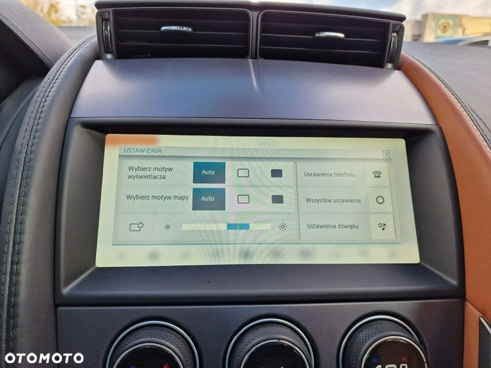 Jaguar F-Type 2.0 Turbo Chequered Flag - 25