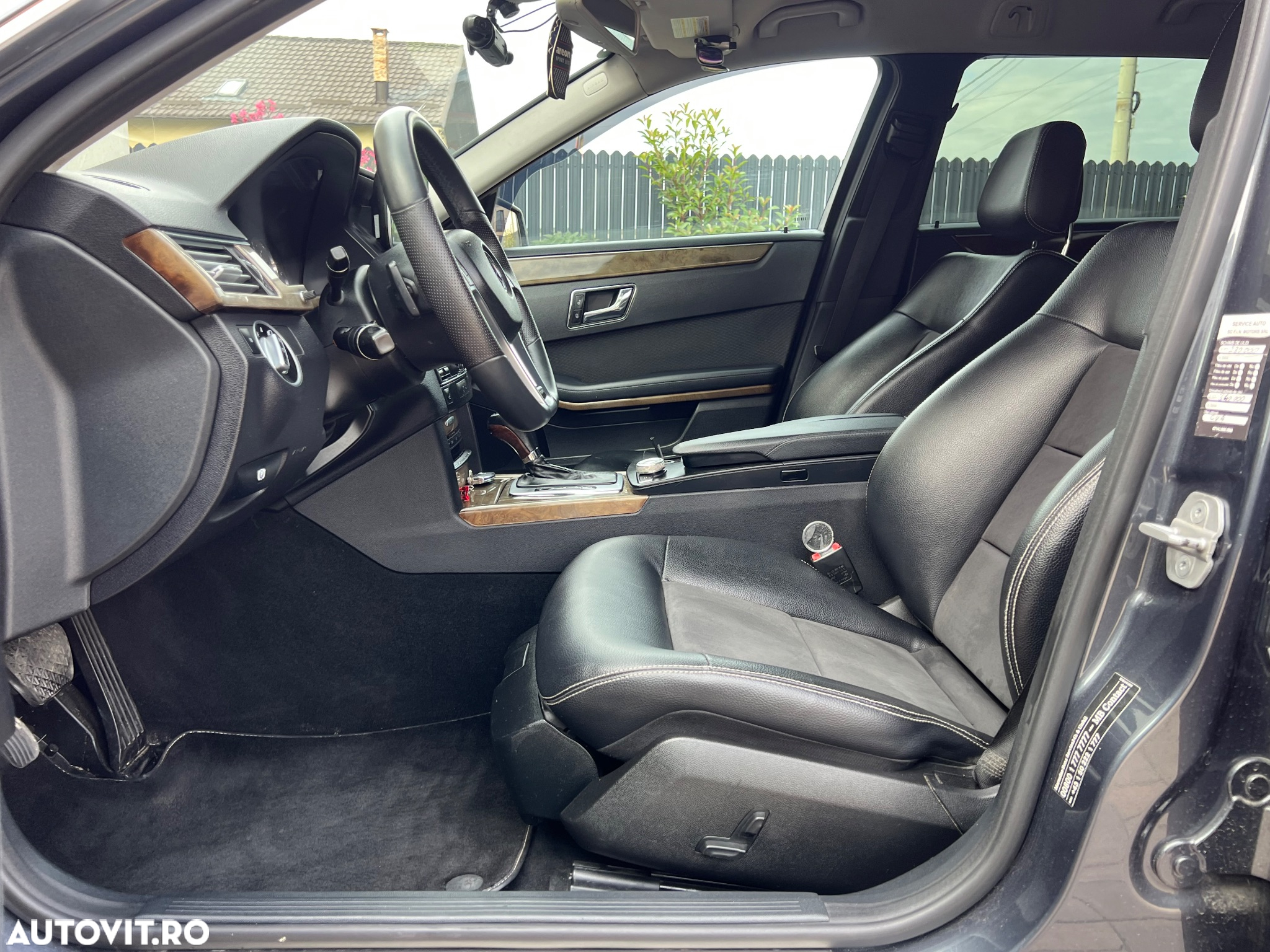 Mercedes-Benz E 200 T BlueTEC 7G-TRONIC Elegance - 29
