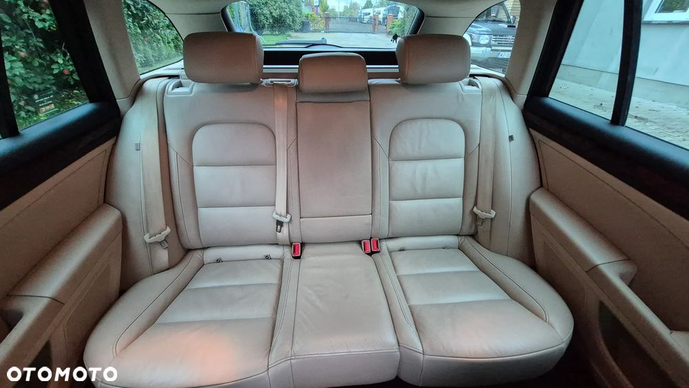 Skoda Superb 2.0 TDI L&K DSG - 35