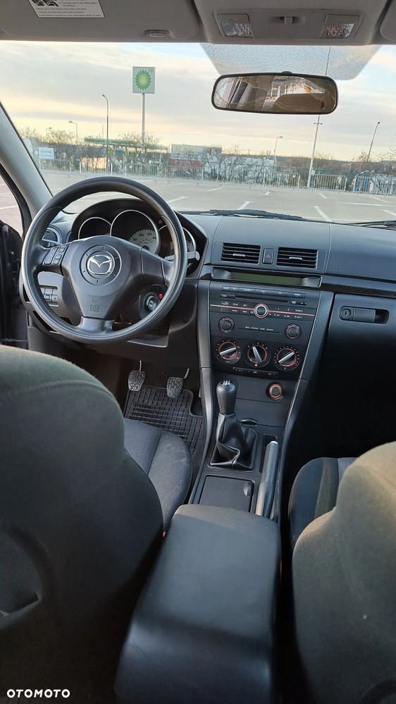 Mazda 3 2.0 Active + - 14
