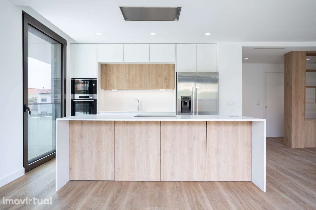 Moradia de Luxo com Piscina Privada - Grande imagem: 2/32