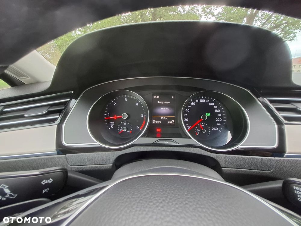 Volkswagen Passat 2.0 TDI SCR DSG Highline - 20