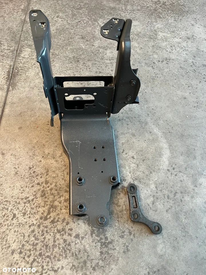 Mocowanie stopnia dolnego Mercedes MP4 ACTROS,ANTOS Nr. A9616600130