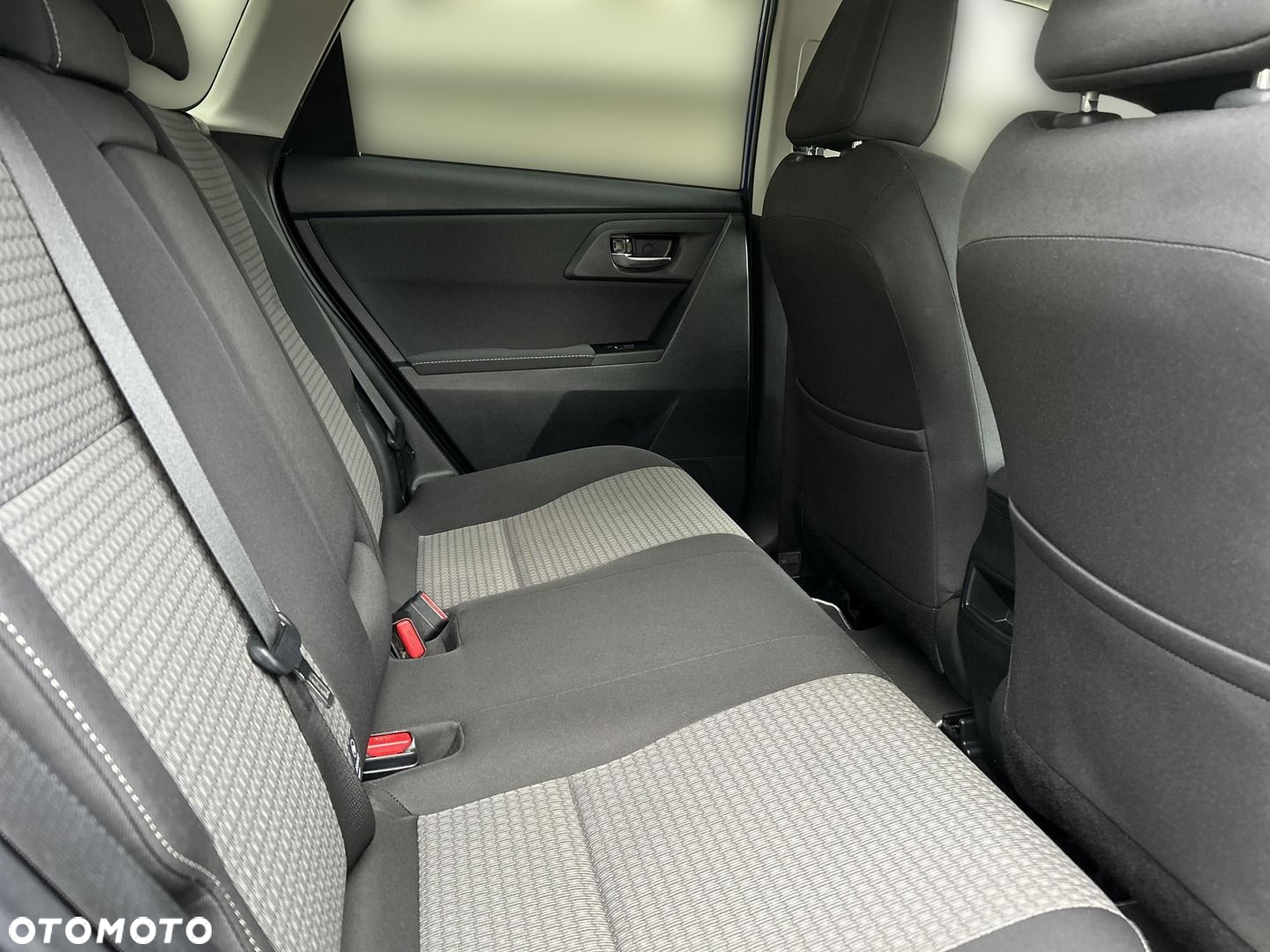 Toyota Auris - 11
