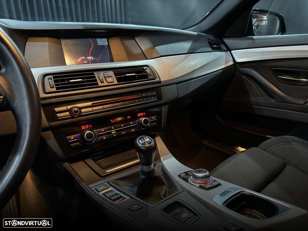 BMW 525 d Pack M - 18