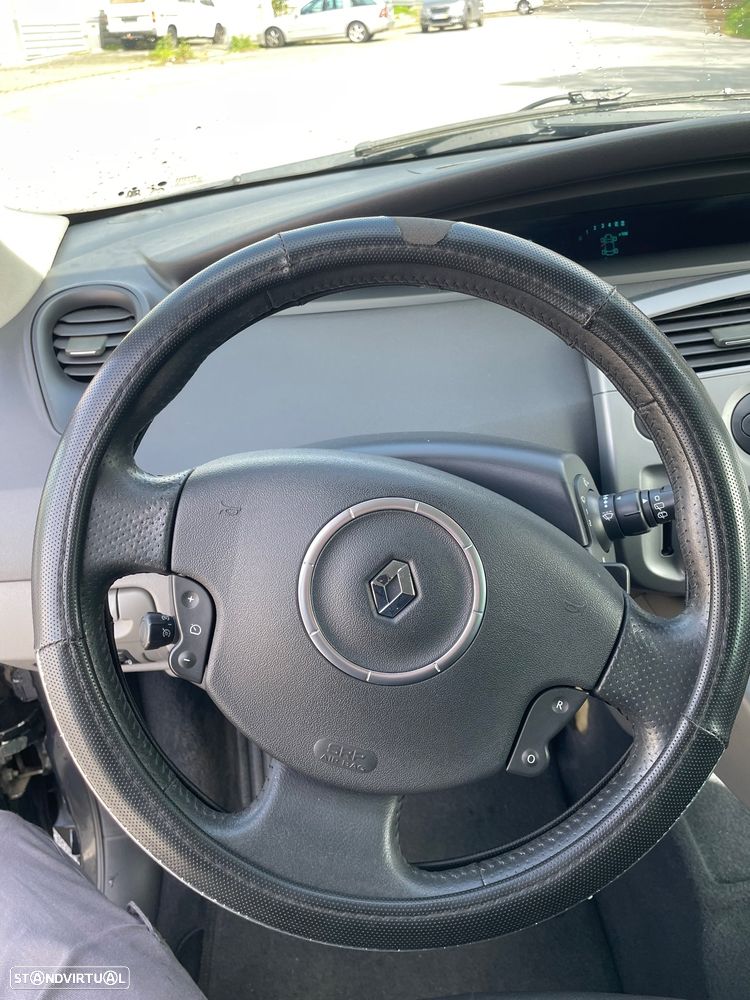 Renault Scénic 1.5 dCi Dynamique S - 11