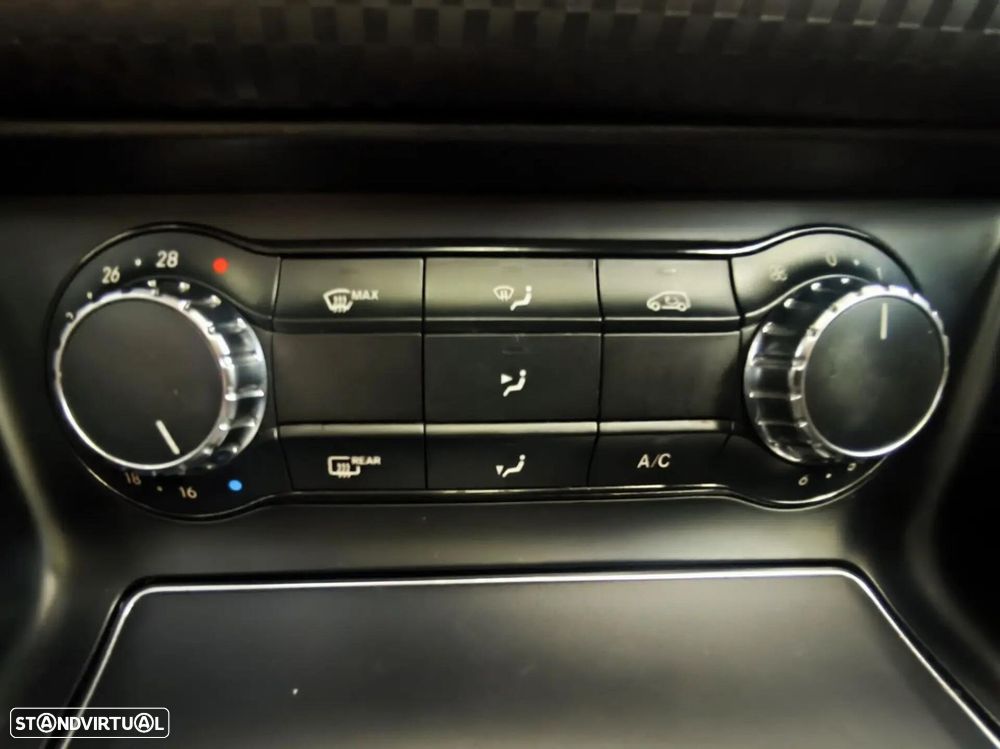 Mercedes-Benz A 180 - 40