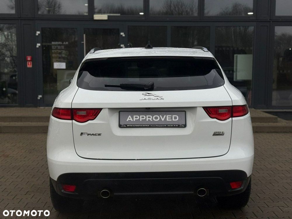 Jaguar F-Pace - 6