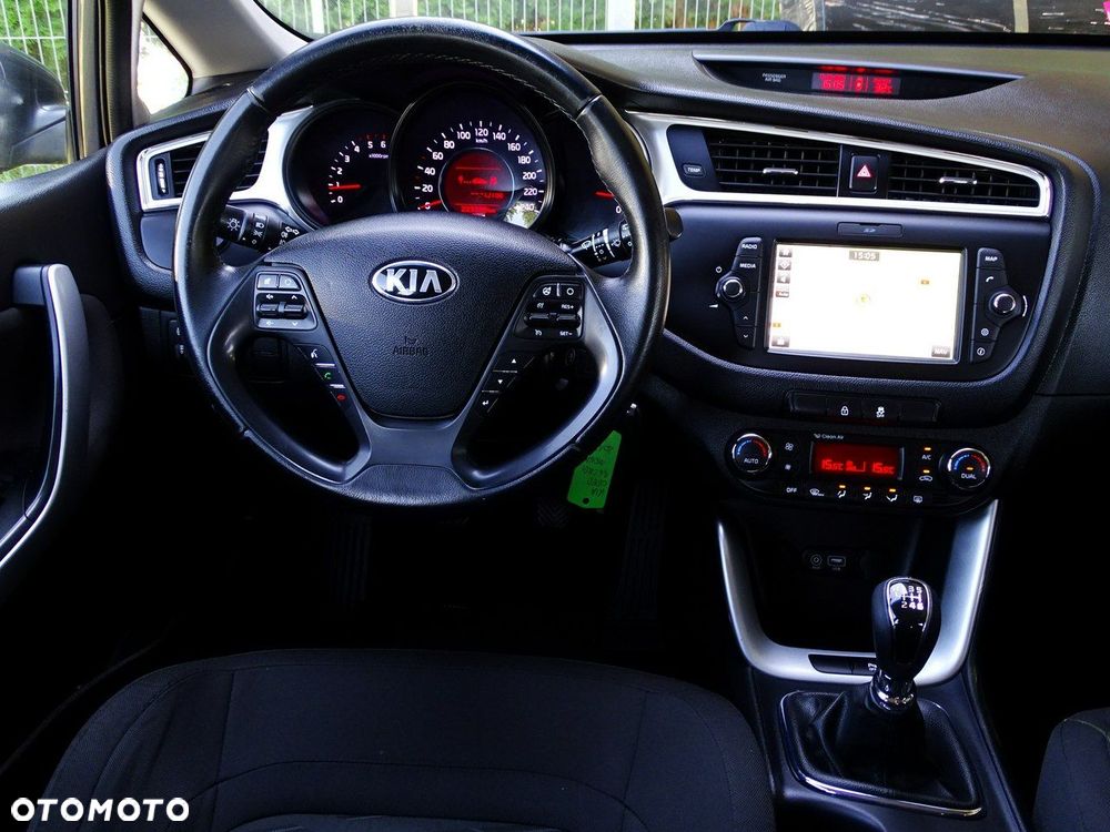 Kia Ceed - 25