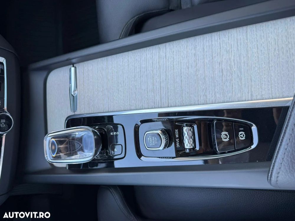 Volvo XC 60 - 24