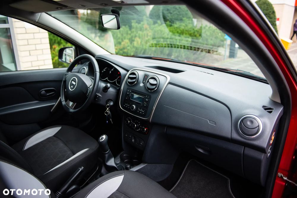 Dacia Sandero TCe 90 Celebration - 25