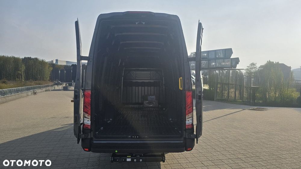 Iveco Daily 35S18HA8V Furgon 180KM Automat - 11