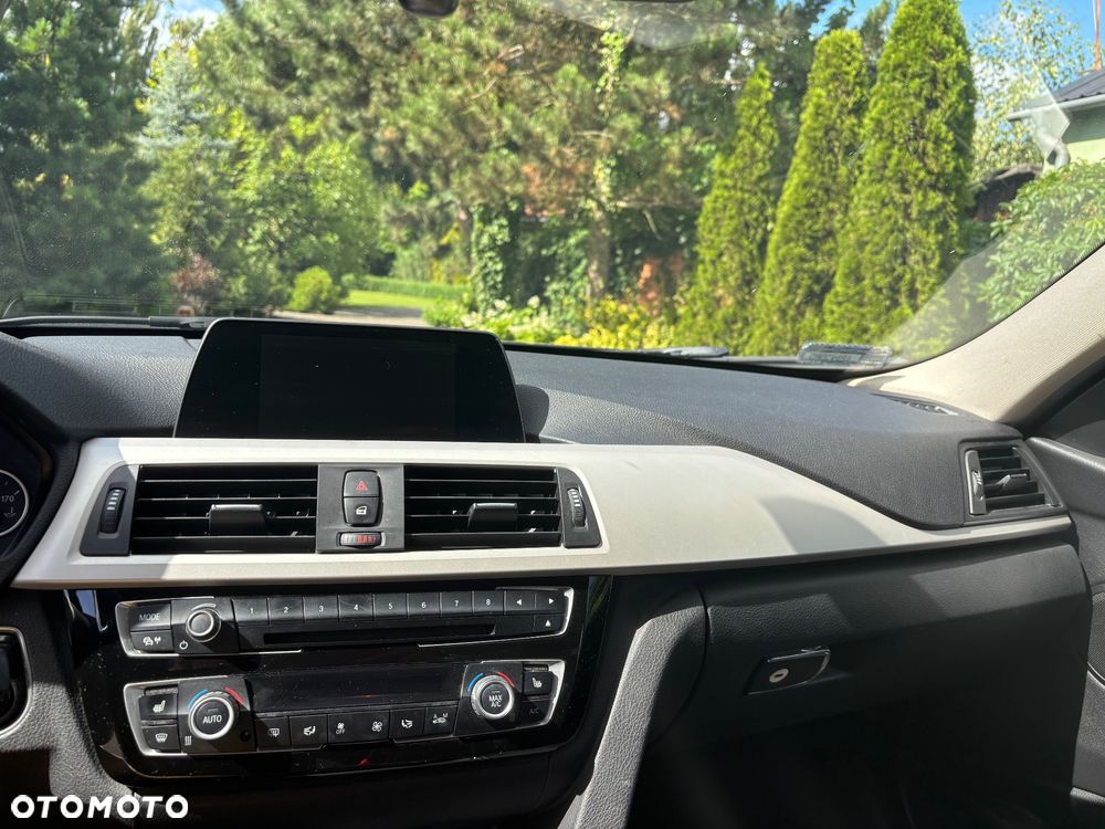 BMW Seria 3 318i - 6