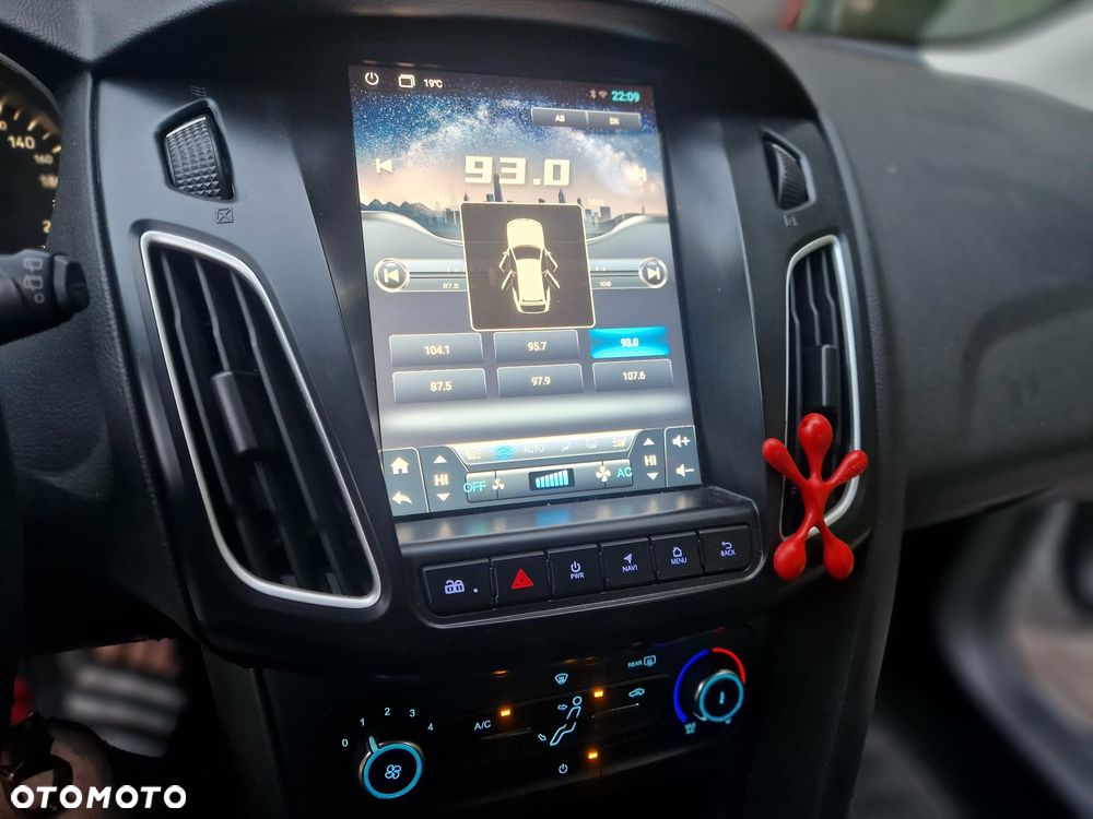 Ford Focus 1.5 TDCi SYNC Edition - 10