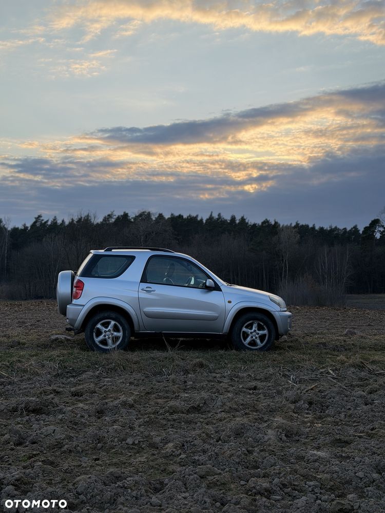 Toyota RAV4 - 10