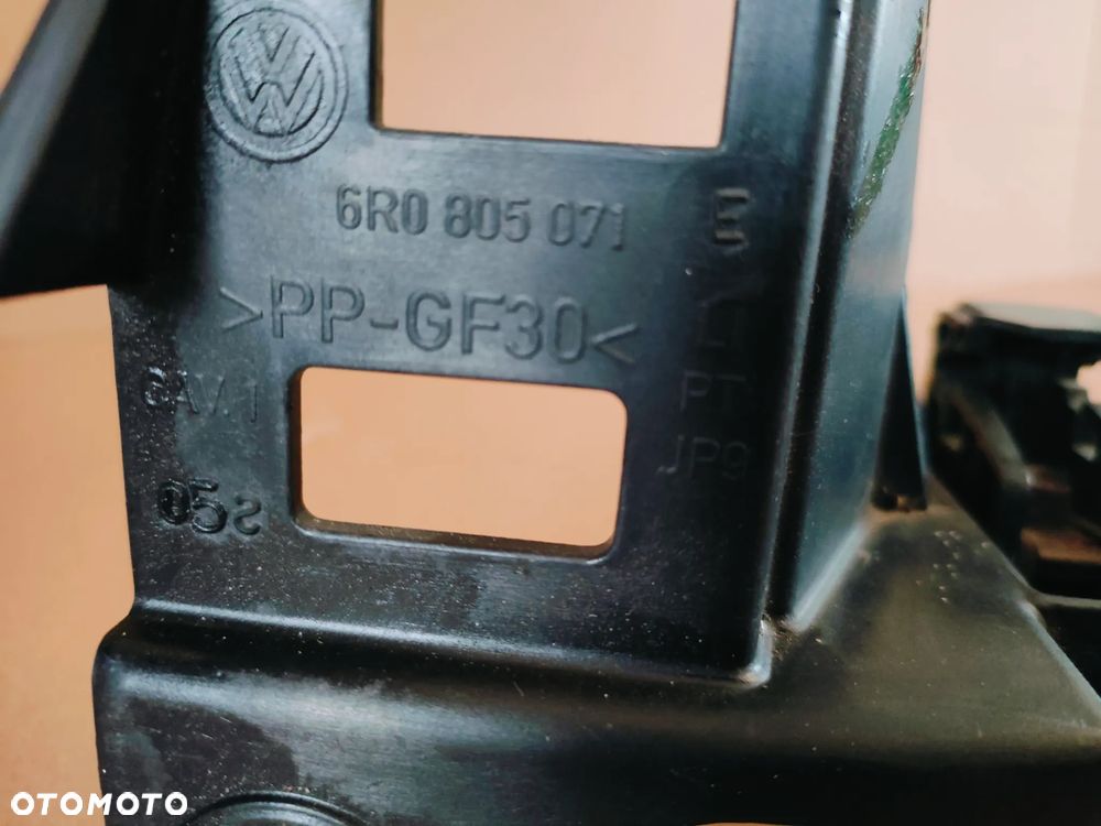 VW POLO 6R V 09- ŚLIZG POD LAMPE LEWY PRZÓD MOCOWANIE ZDERZAKA LEWE - 6