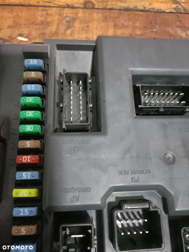 CITROEN C3 PICASSO 08-12 1,4 B skrzynka bezpieczników moduł BSI 9664983480 * - 5