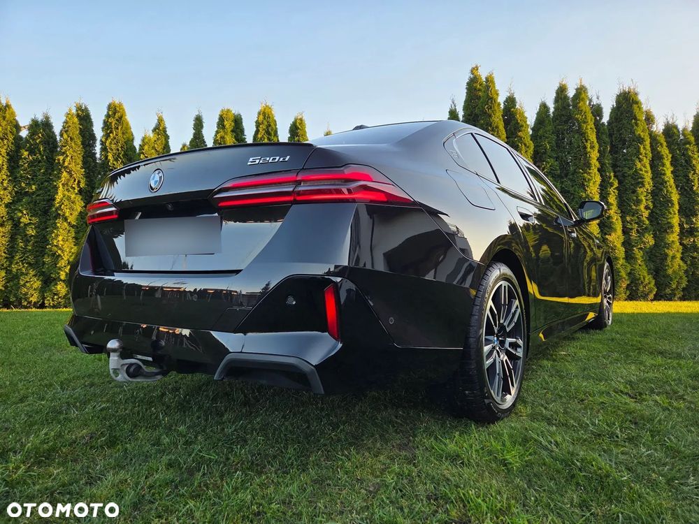 BMW Seria 5 520d xDrive - 13