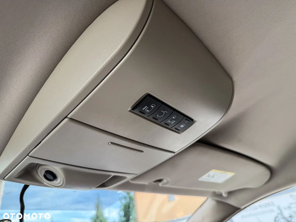 Chrysler Town & Country 3.6 Touring - 16