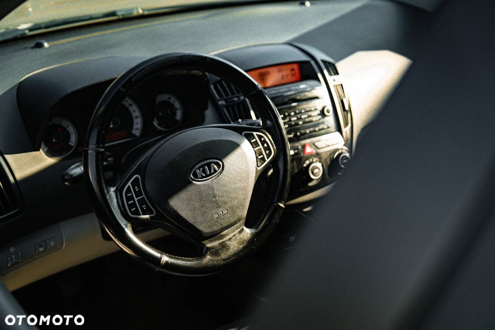 Kia Ceed - 26