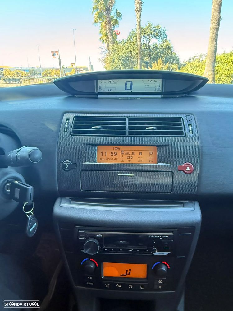 Citroën C4 1.4 16V SX - 10