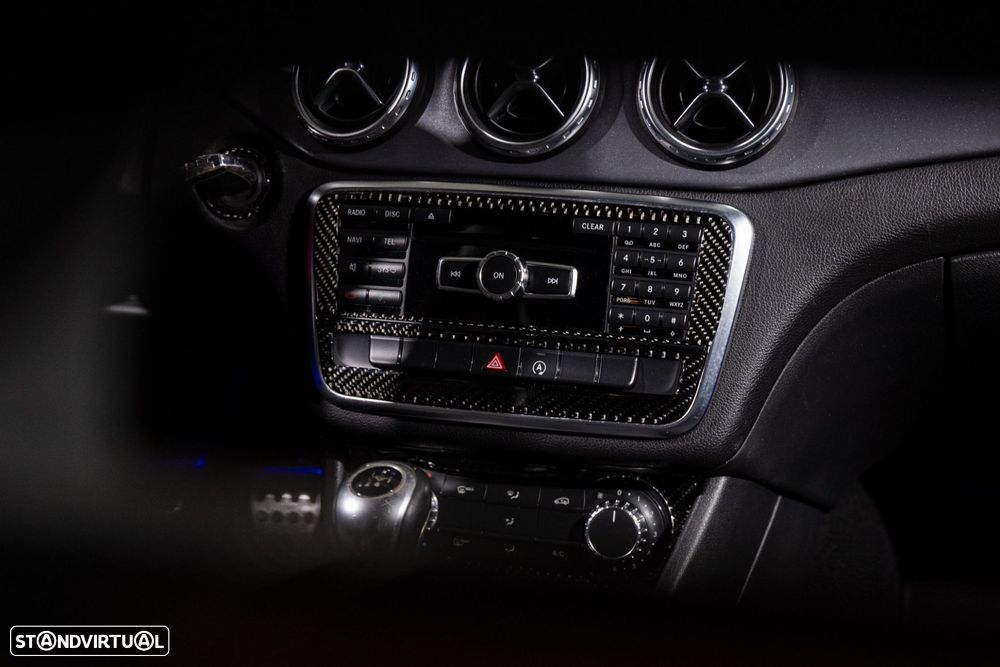 Mercedes-Benz GLA 200 d Urban - 14